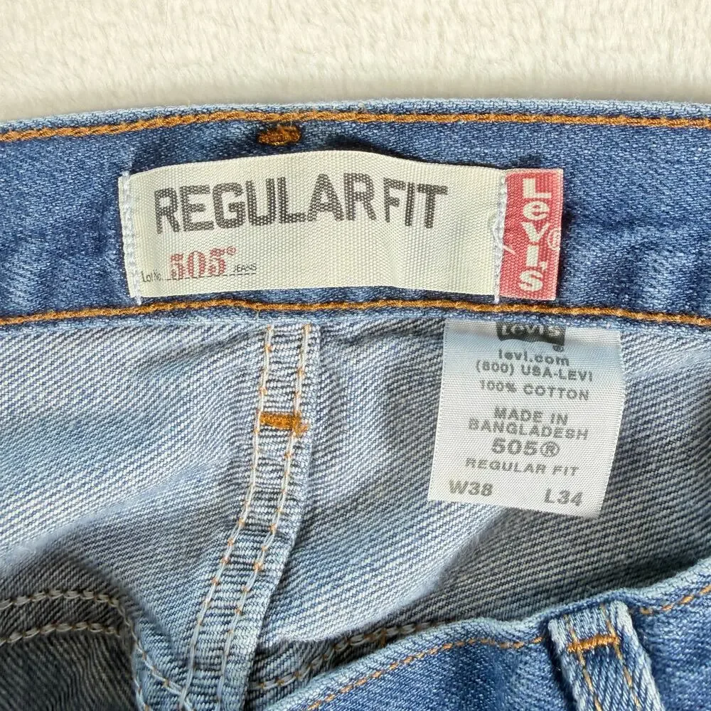 Levis Men's Regular Fit 505 Straight‎ Leg Medium Wash W38xL34 (35x30)